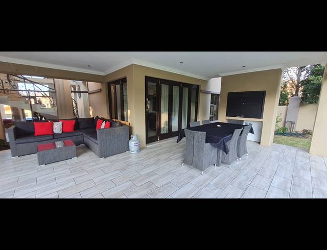 4 BEDROOM GOLF ESTATE FOR SALE IN BLUE VALLEY GOLF ESTATE